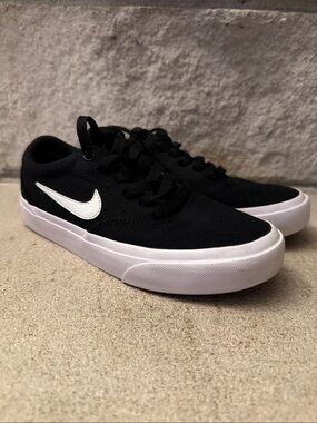 Nike SB Charge Youth Black Canvas Skate Shoes White Swoosh Lace-Up Sneakers
